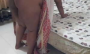(Tamil Hot Aunty Priya Chatterjee ko Badi gand Chudai) Desi Aunty's big ass fucked & lots of cum in binding - Desi Real sex