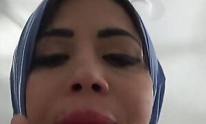 Bonking Horny And Sexy Big Ass Arab Mom