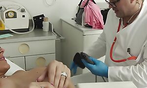 Horny Blowjob for a catch Doctor