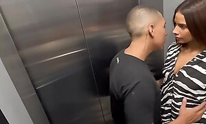 piping hot married neighbor cornered me on high elevator, got his blowjob, fucked my pussy relative to got putrefacient