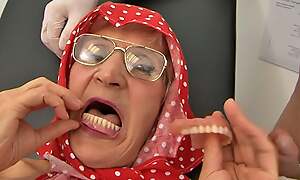 Toothless grandma (70+) takes out her dentures before sex