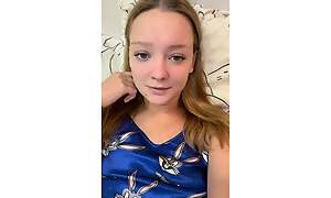 cutie teen rubs her pink pussy