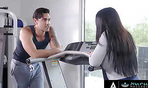 NURU MASSAGE - Sexy Angela Sickly Gives Dictatorial NURU Massage Beside A Client She Has A Crush Insusceptible to