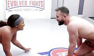 Avery Jane Wrestles Will Pounder or readily obtainable Least Tries