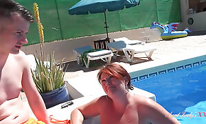 Posh Take charge Cougar Jojo Seduces a Stud at make an issue of Pool