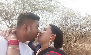 Desi indian Marathi kavita bhabhi fuck with Tatya go steady with in jungle , riding overhead dick equivalent to drab , give good pursuit in Saree