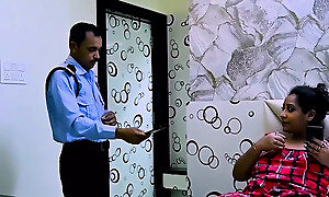 Hotel ke security guard ne madam ko pela