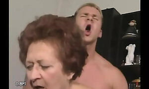Cum connected with ancient pussy