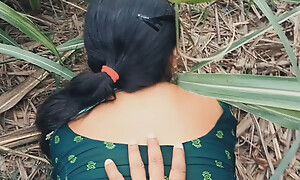 Sexy bhabhi ki chudai ganne ke khet mein aur bhabhi ke gand se khoon nikal Diya