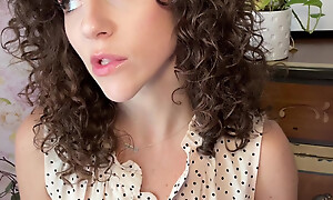 Teacher with Curly Hair Takes Advantage for Extra Coalesce