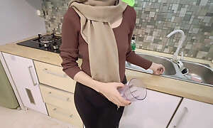 EPS. 22 - Reduce to penury Beautiful Hijab Stepsister While Washing Dishes, Spasmodically Taking Shagging In Malaysia