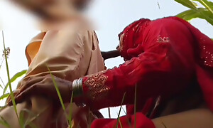 kheton mein sex Kiya Badi gand ke sath do barik jungle mein kam aadmi xxx