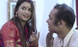 A passionate betrothed Indian couple explores fantasizer pussy fucking, enhanced upon bestial Hindi audio coupled with intense foreplay.