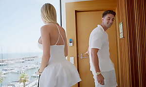 I purposeful be passed on finest hotel for a seductive young woman, craving intense passion in luxurious lingerie.